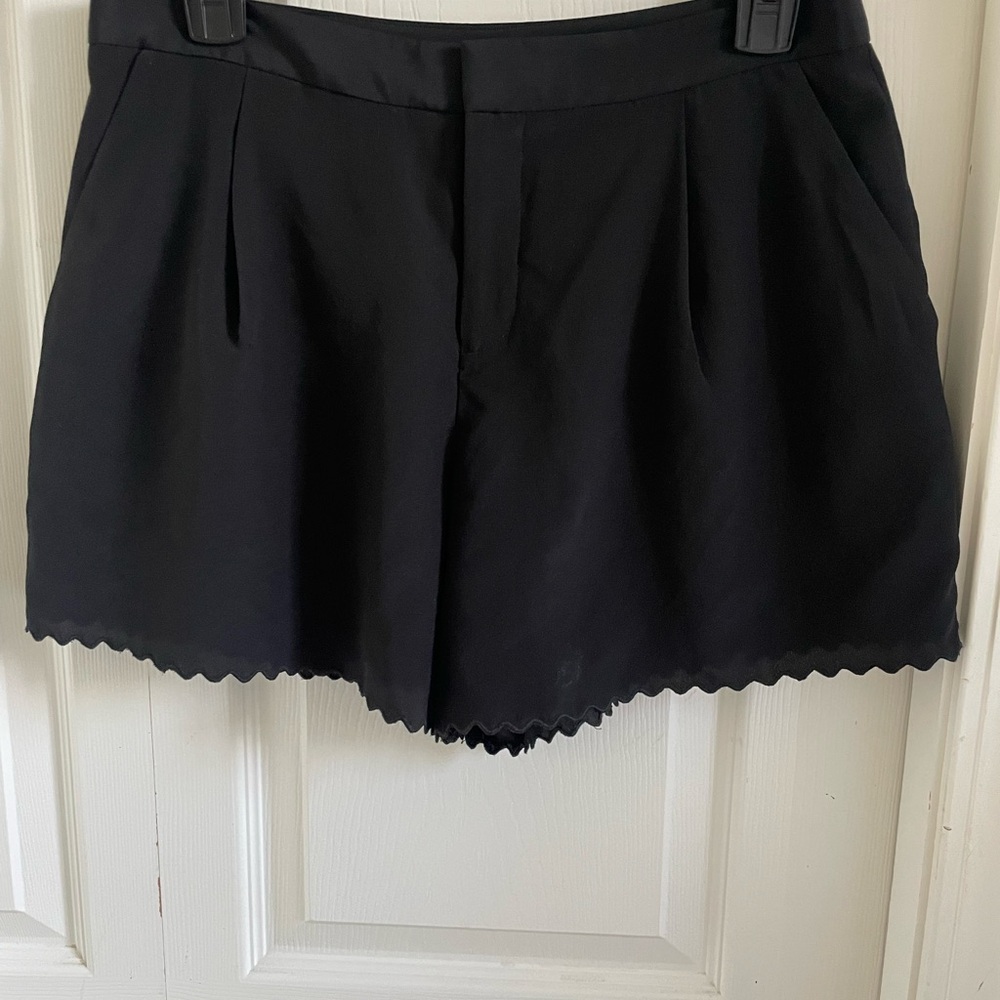 2 Classic Women's Shorts in Black and Navy